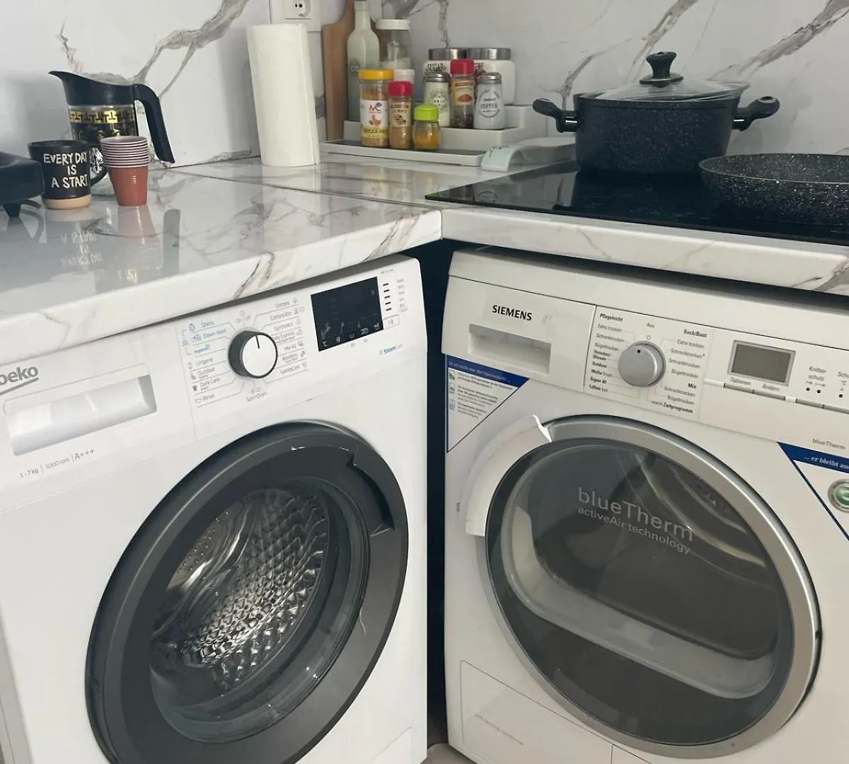 Polisi i Vogel Phenix Apartament אלבניה